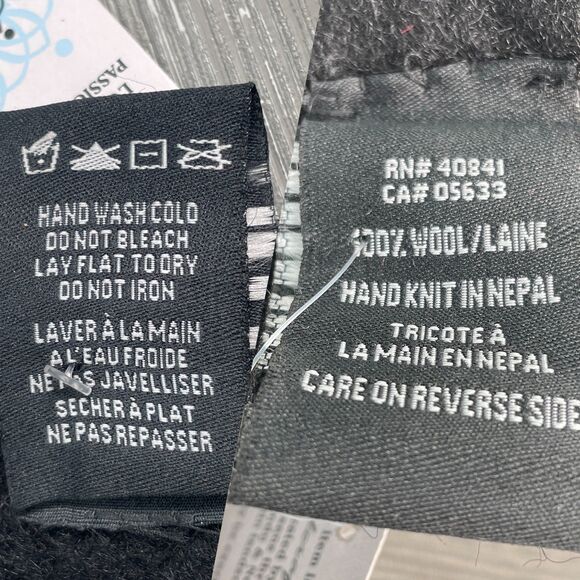 Newari Black Labrador Retriever Dog Christmas Stocking Wool Icelandic NEW & RARE - Picture 10 of 12